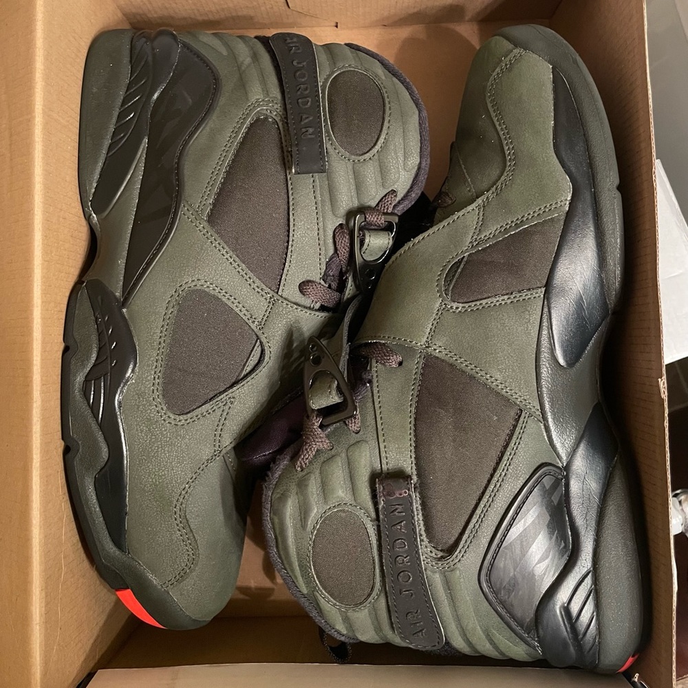 Air Jordan Retro 8 Take Flight